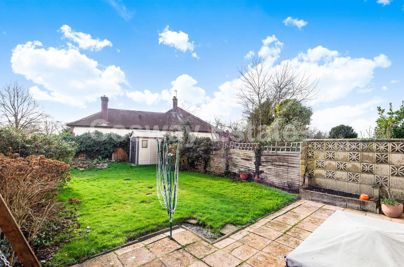 Longfield Avenue, Mill Hill